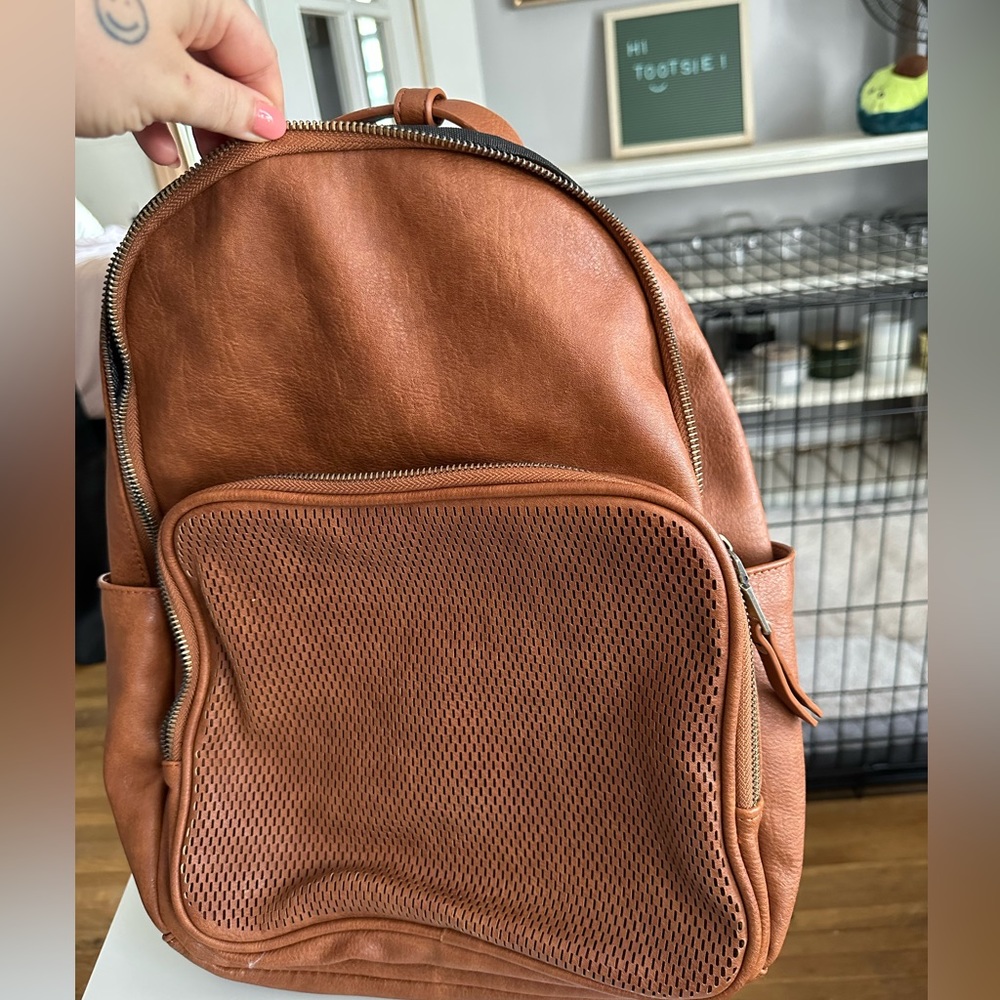 Leather backpack - Picture 2 of 4